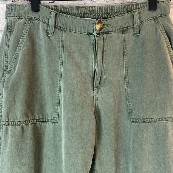 Aerie Womens Cropped Utility Pants Unfinished Hem Elastic Waist Size Medium EUC - Picture 2 of 7